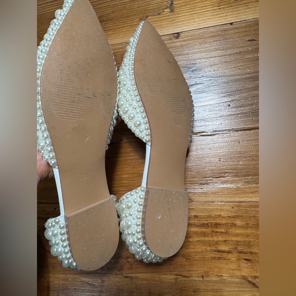 Elegant Pearl-Embellished Cream Flats - Picture 7 of 15